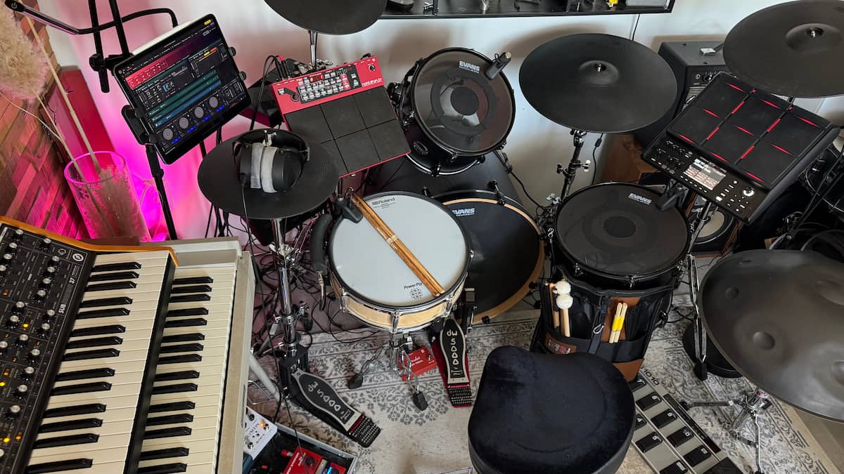 A photo from the side of the kit showing Sensory Percussion on mesh drums with cymbals.